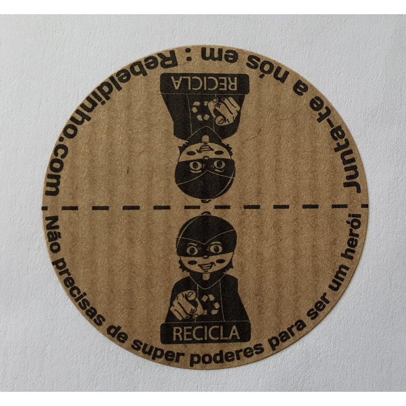 Rolo com 500 etiquetas rebeldinho