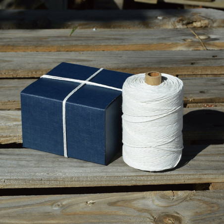 Bobine de fil de coton poli 250mt