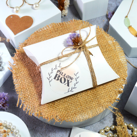 Caixa almofada cor branca medidas 120x100x30mm