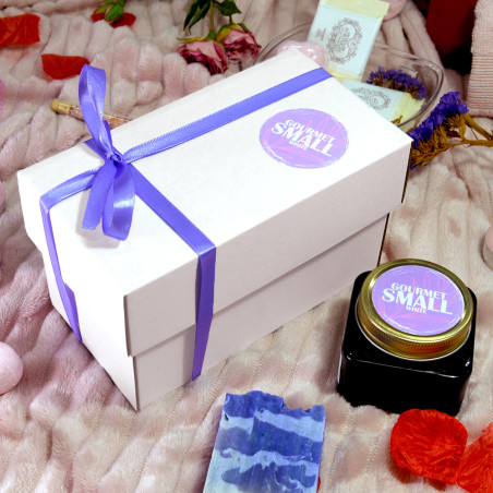 Gourmet box Small white color measures 180x95x105mm