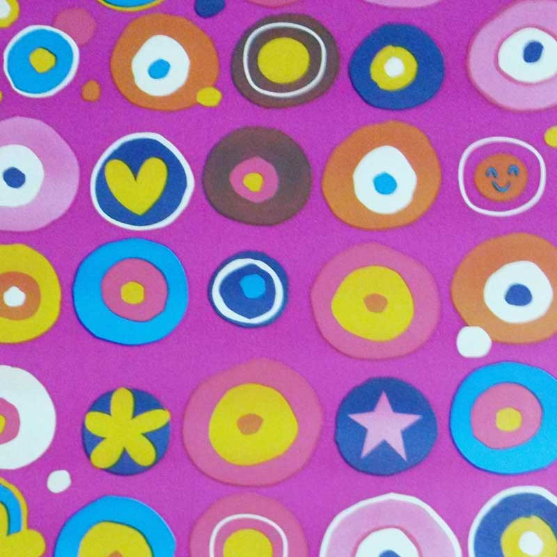 Papel de embrulho infantil sorriso menina