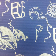 Papel de regalo kraft verjurado natural azul con dibujos de piratas