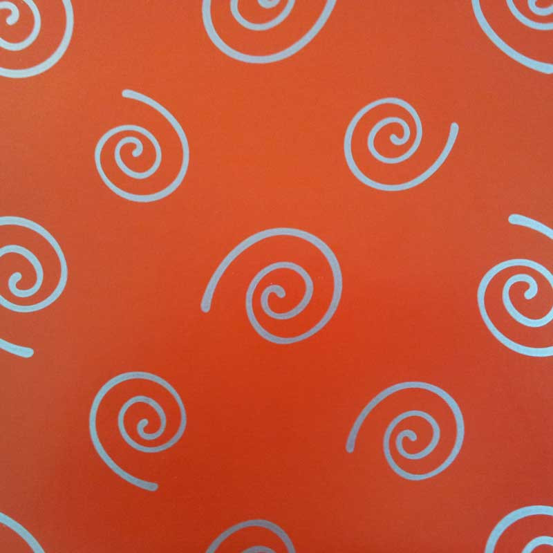 papel de embrulho liso vermelho espirais prata